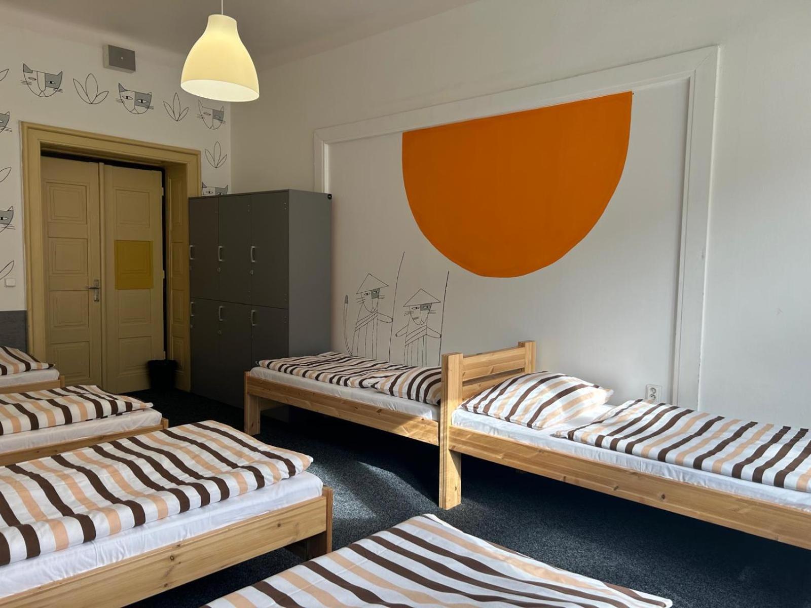 Hostel Downtown Прага Экстерьер фото