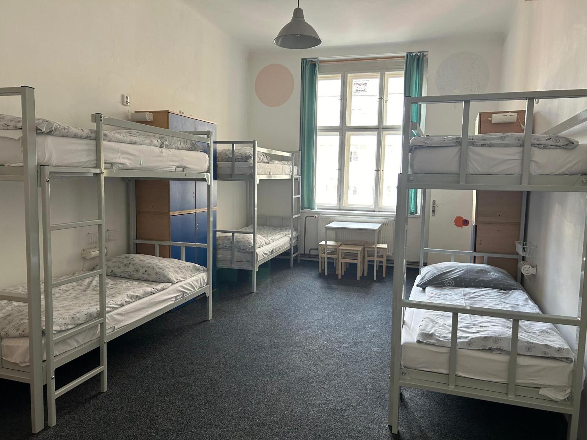 Hostel Downtown Прага Экстерьер фото