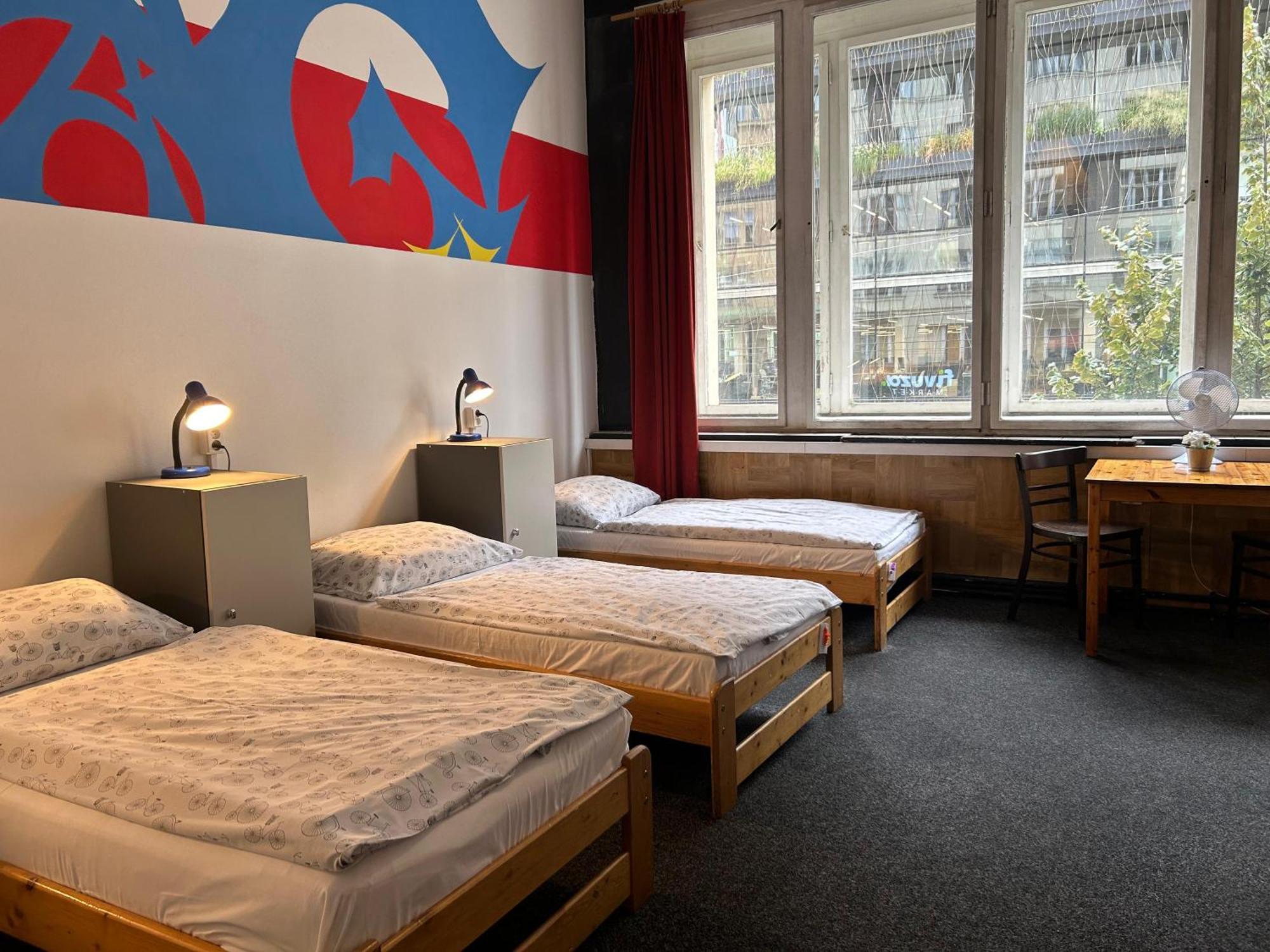 Hostel Downtown Прага Экстерьер фото