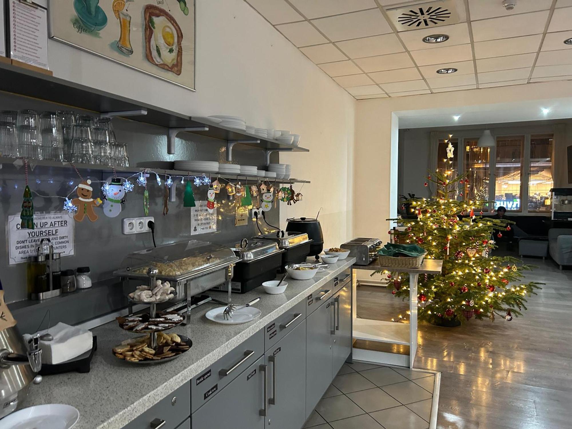 Hostel Downtown Прага Экстерьер фото