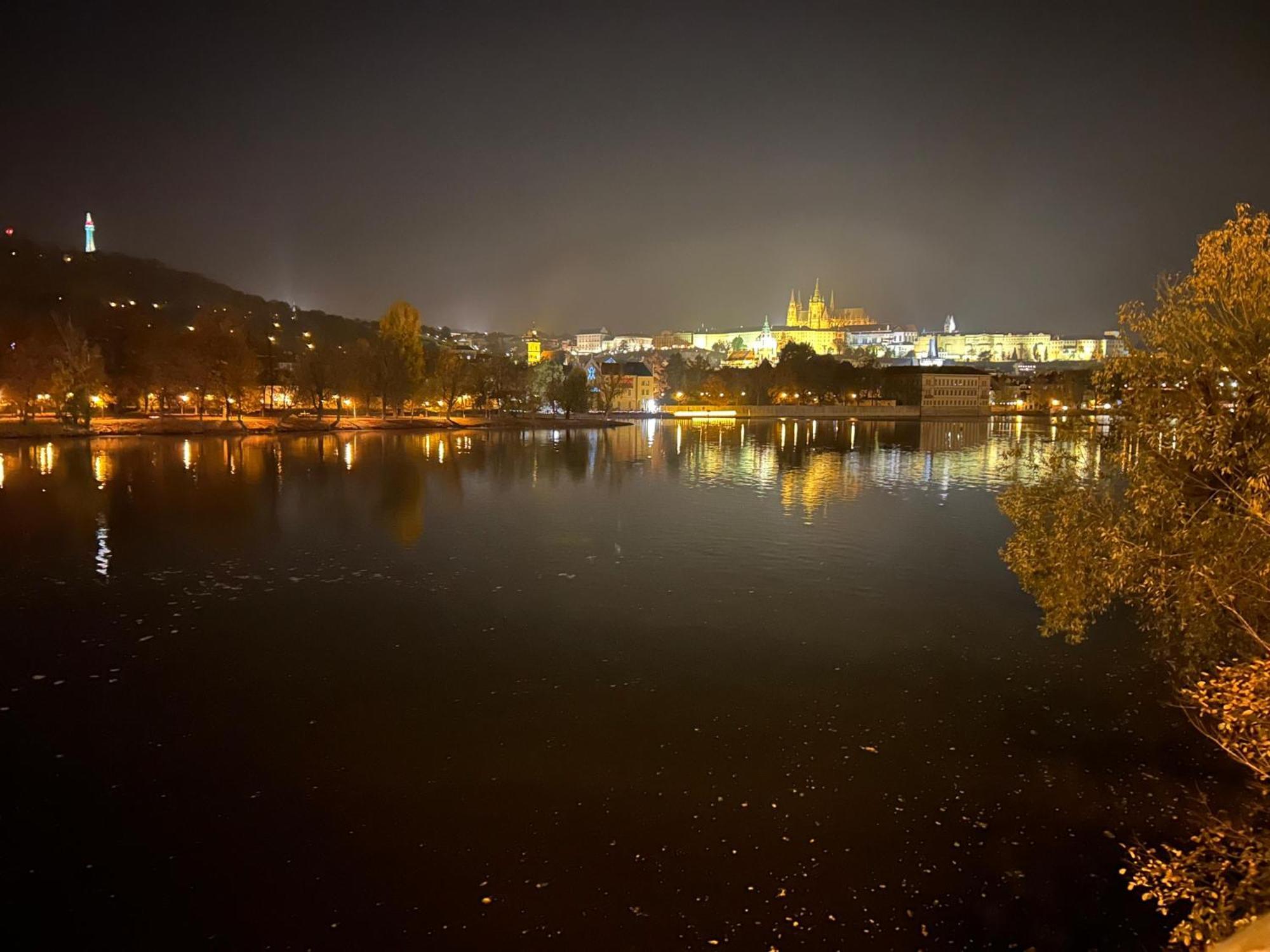 Hostel Downtown Прага Экстерьер фото