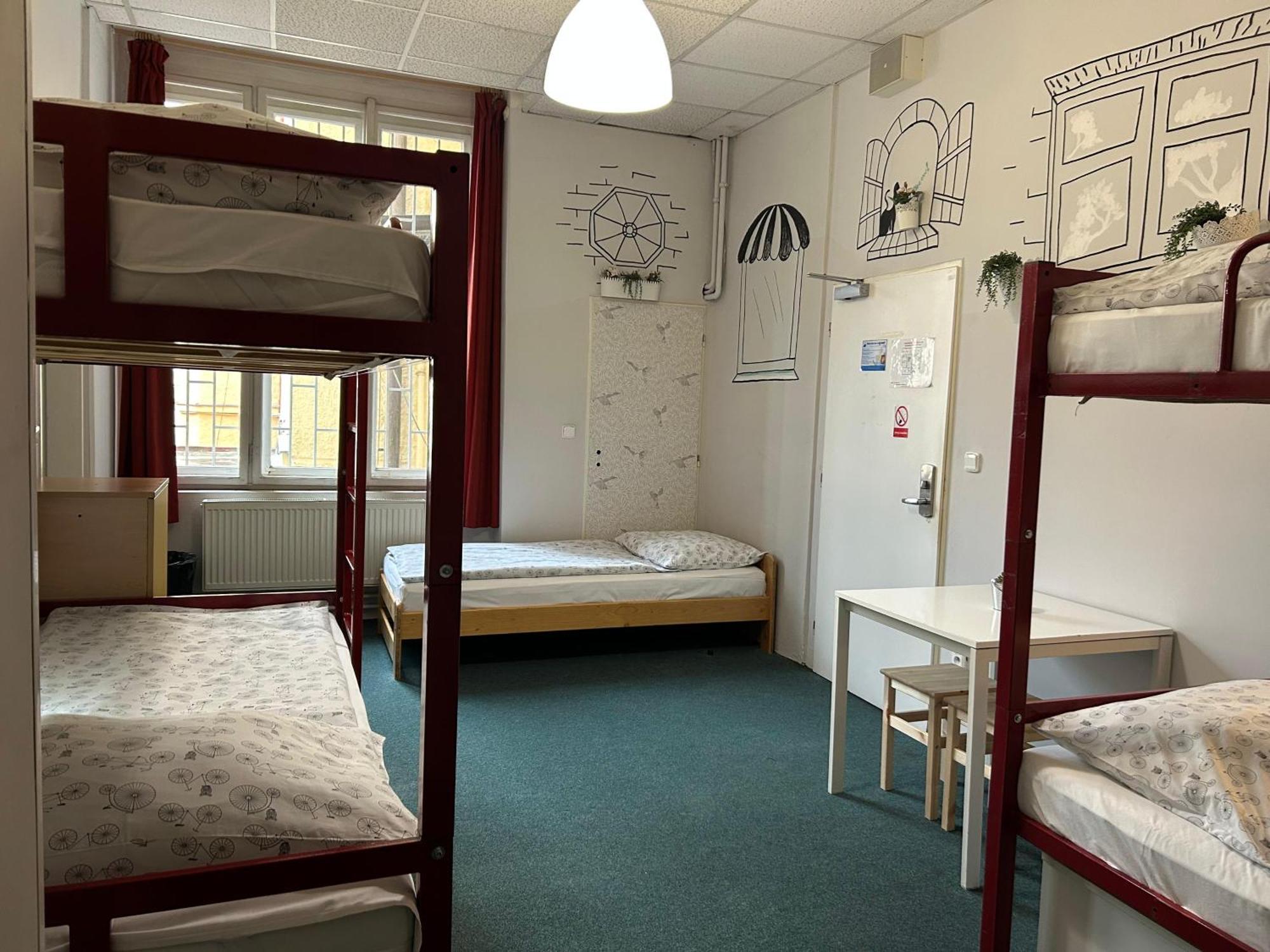Hostel Downtown Прага Экстерьер фото